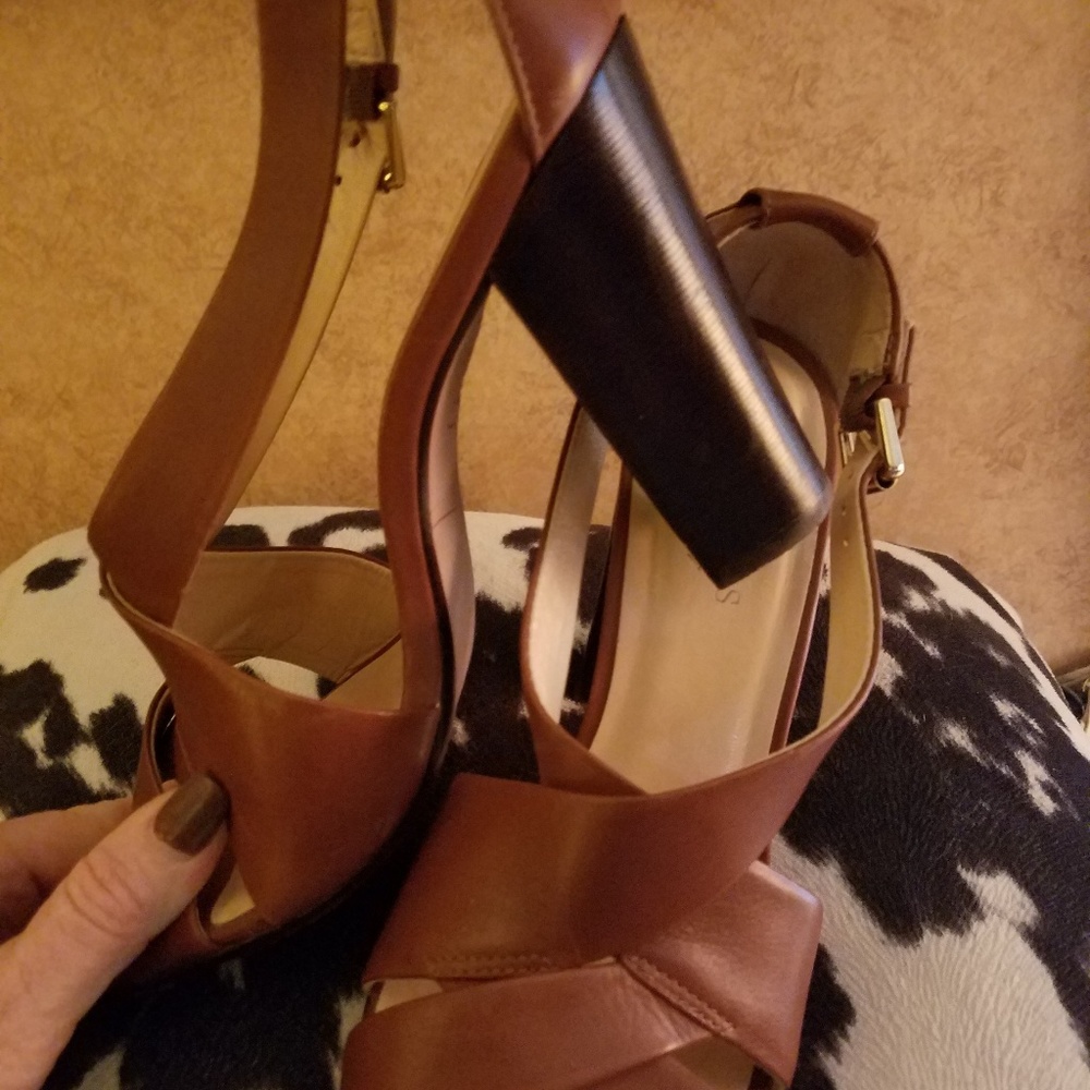 Shoes - Picture 5 of 8